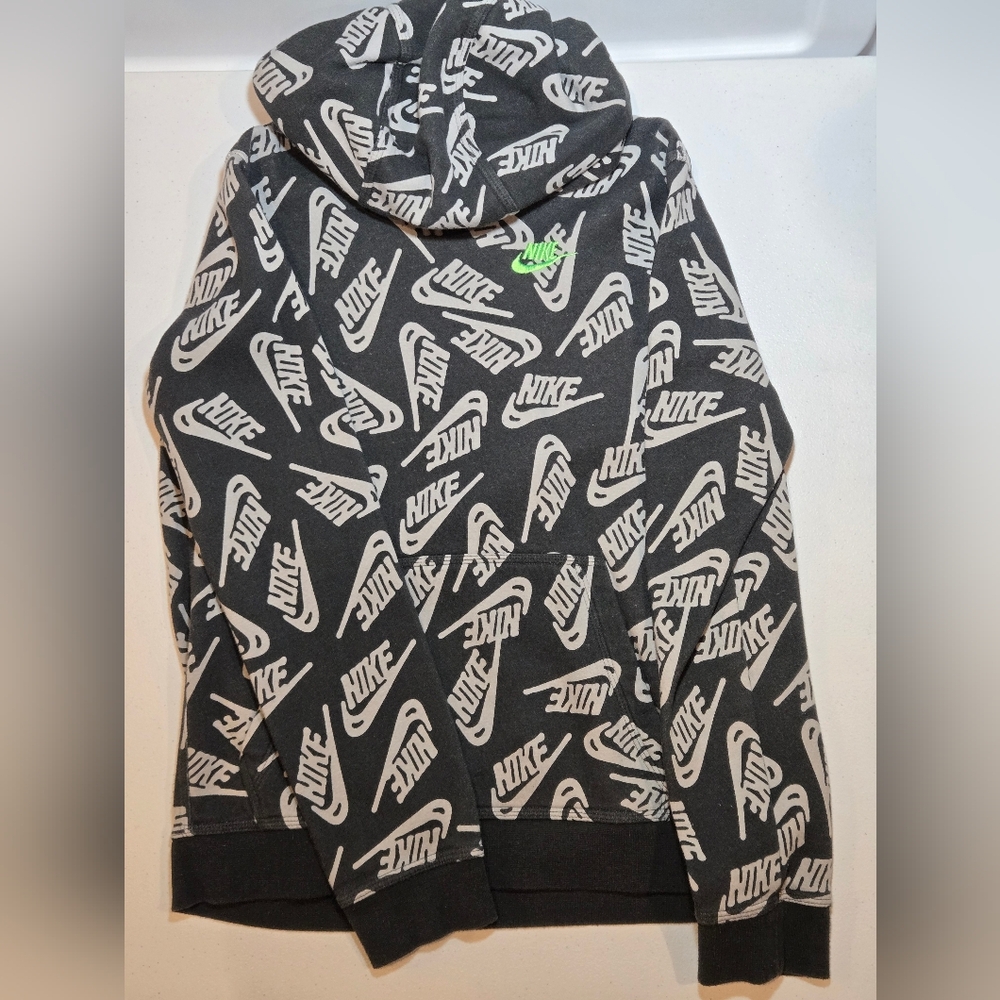 Nike Boys XL Gray and Green Logo Sweatshirt
